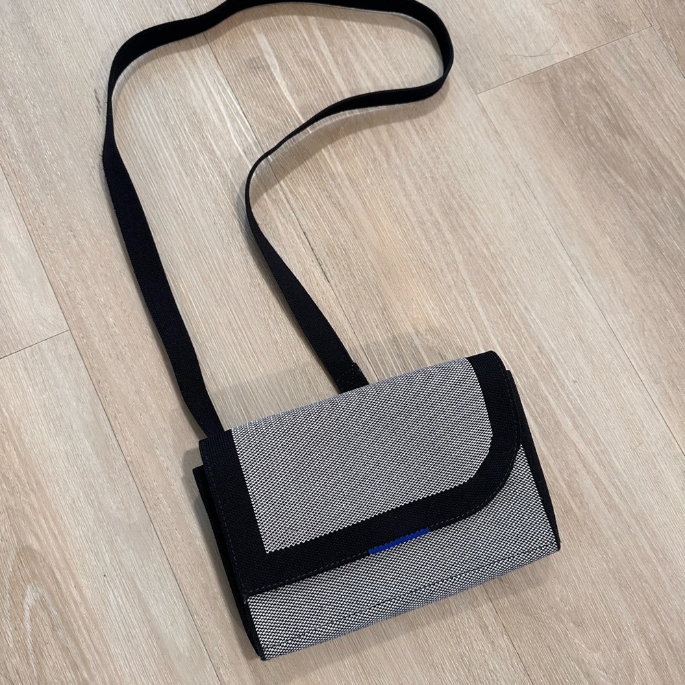 Rothy Belt Bag in Grey Mist.